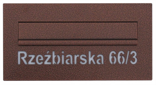 Lakierowana skrzynka Vera z napisem